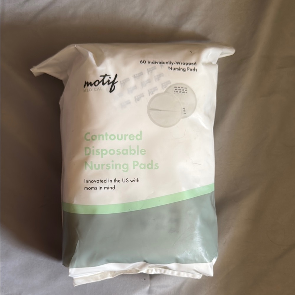 Contoured Disposable Nursing Pads - White